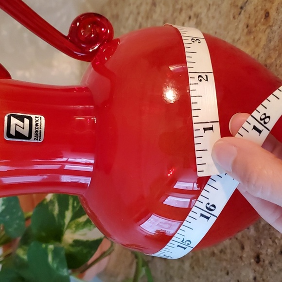 Zabkowice red glass vase - Picture 11 of 14